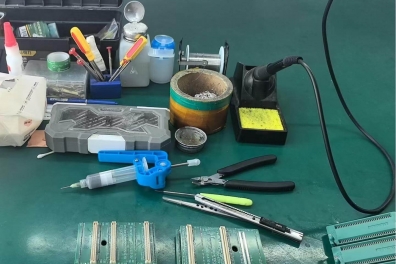 Repair table